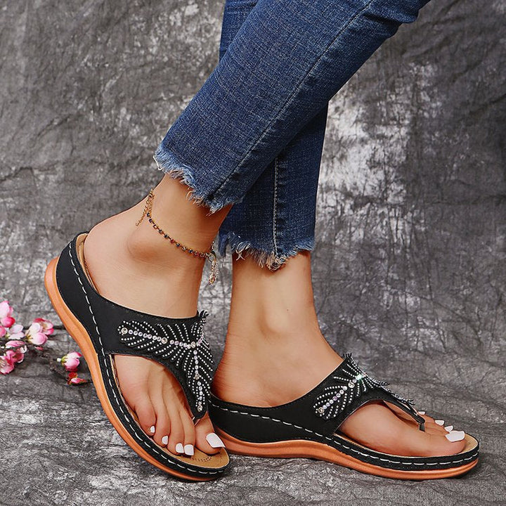 🔥Last Day 60% OFF-Women Casual Sandals 2024🔥 Crystal Rome Fashion Clip Toe Slippers