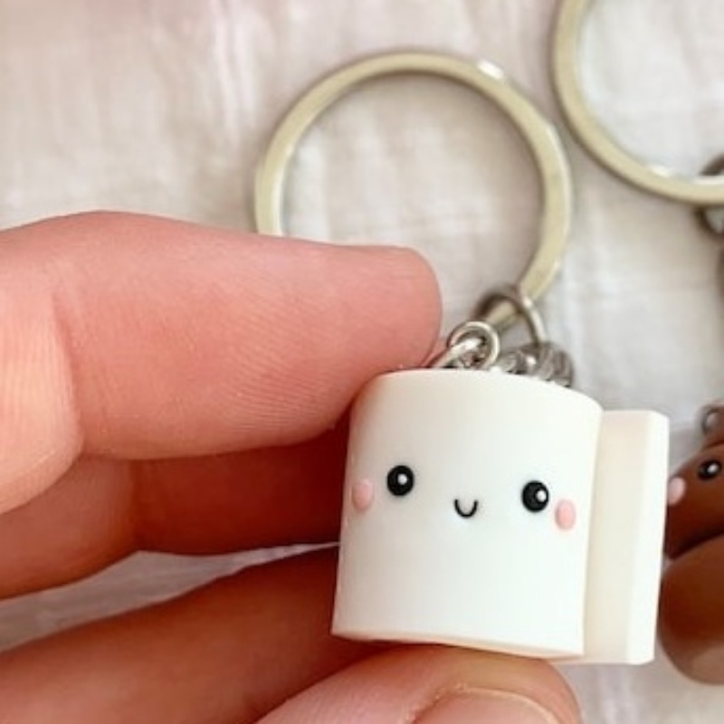 🤎Poop and toilet paper keychain set🤍