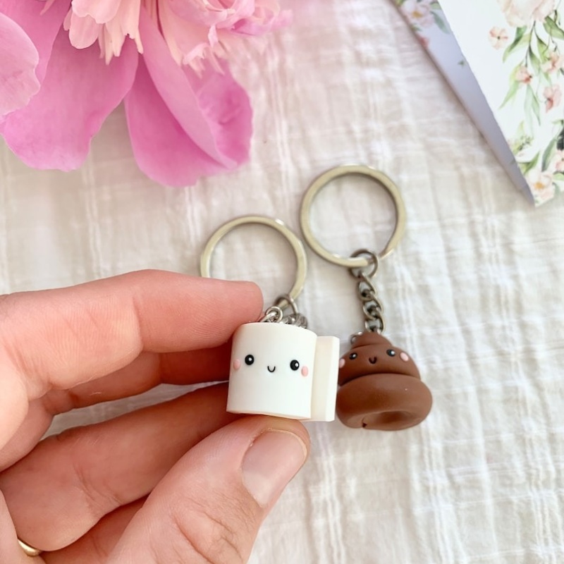 🤎Poop and toilet paper keychain set🤍