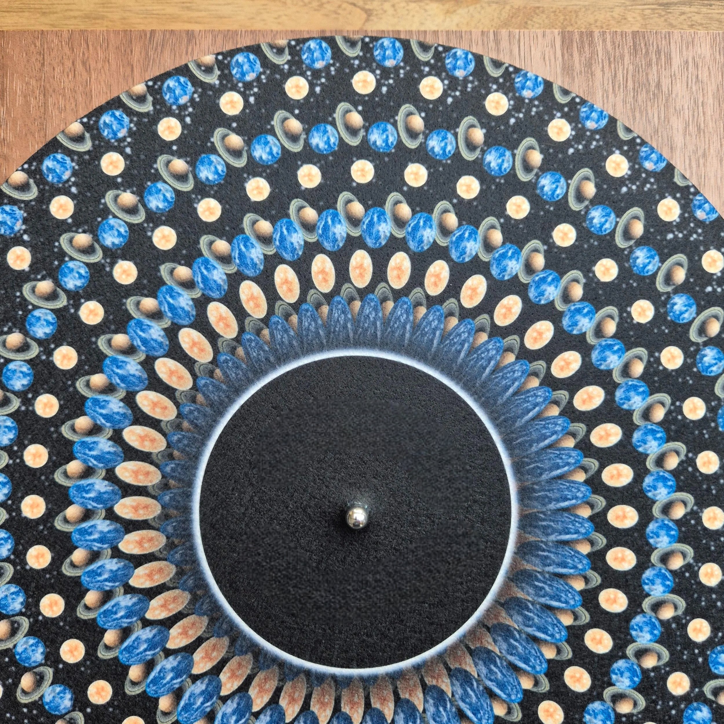Animated Zoetrope Slipmat — 12′′ Optical Illusion Turntable Mat