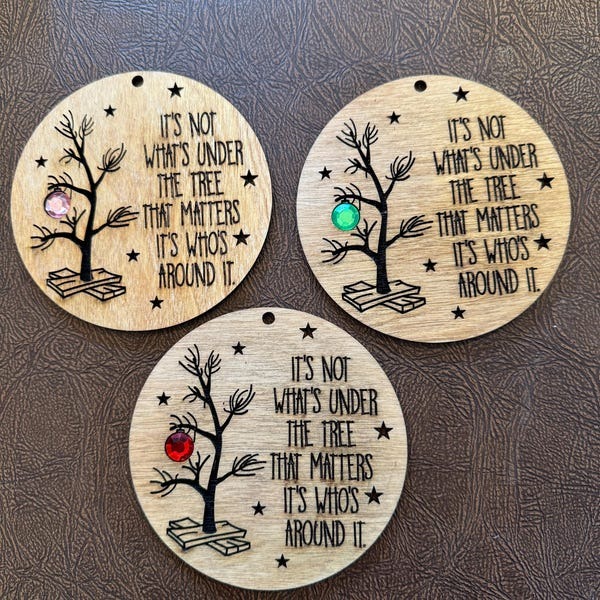 A cut gift-🎄Christmas Ornament🌟