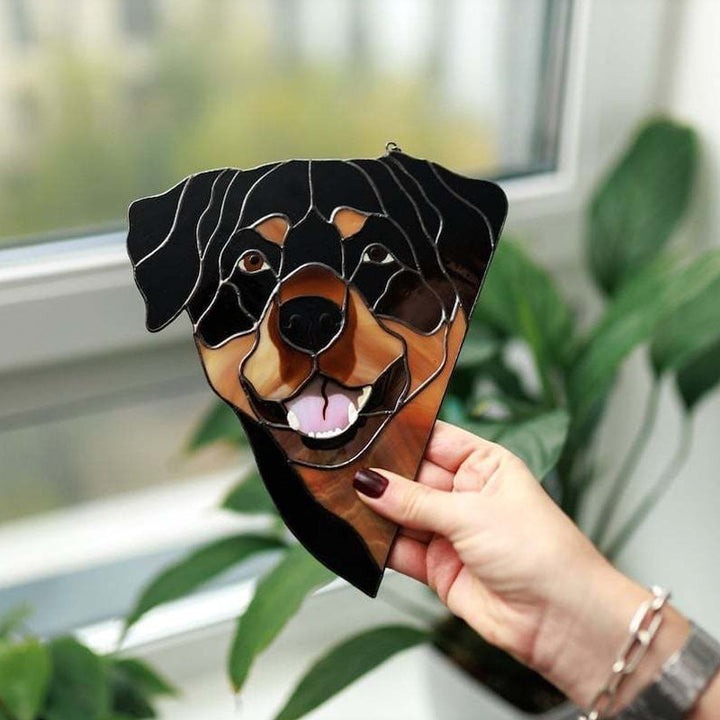 Decorative pendant "peeping dog"