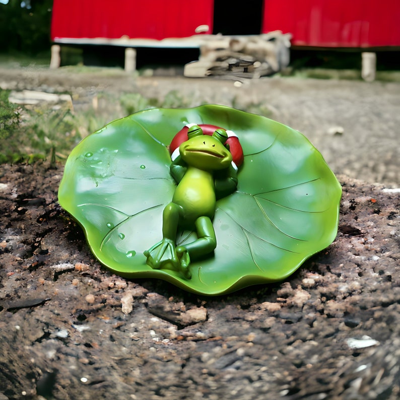 Lily Pad Toad Garden Decor