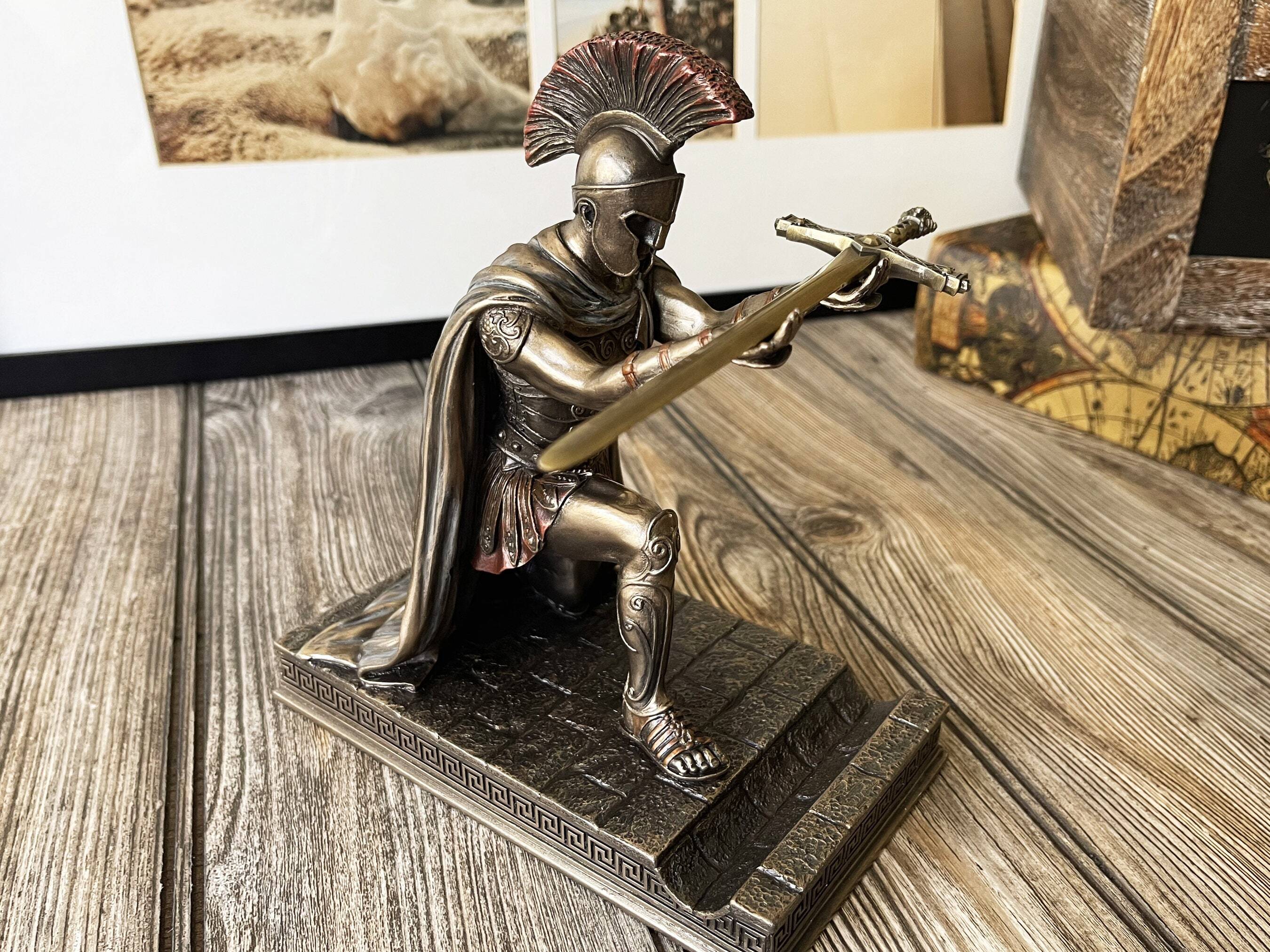 🔥Hot Sale 50% OFF🔥Greece Commander Statue Desk Decoration Pen Holder