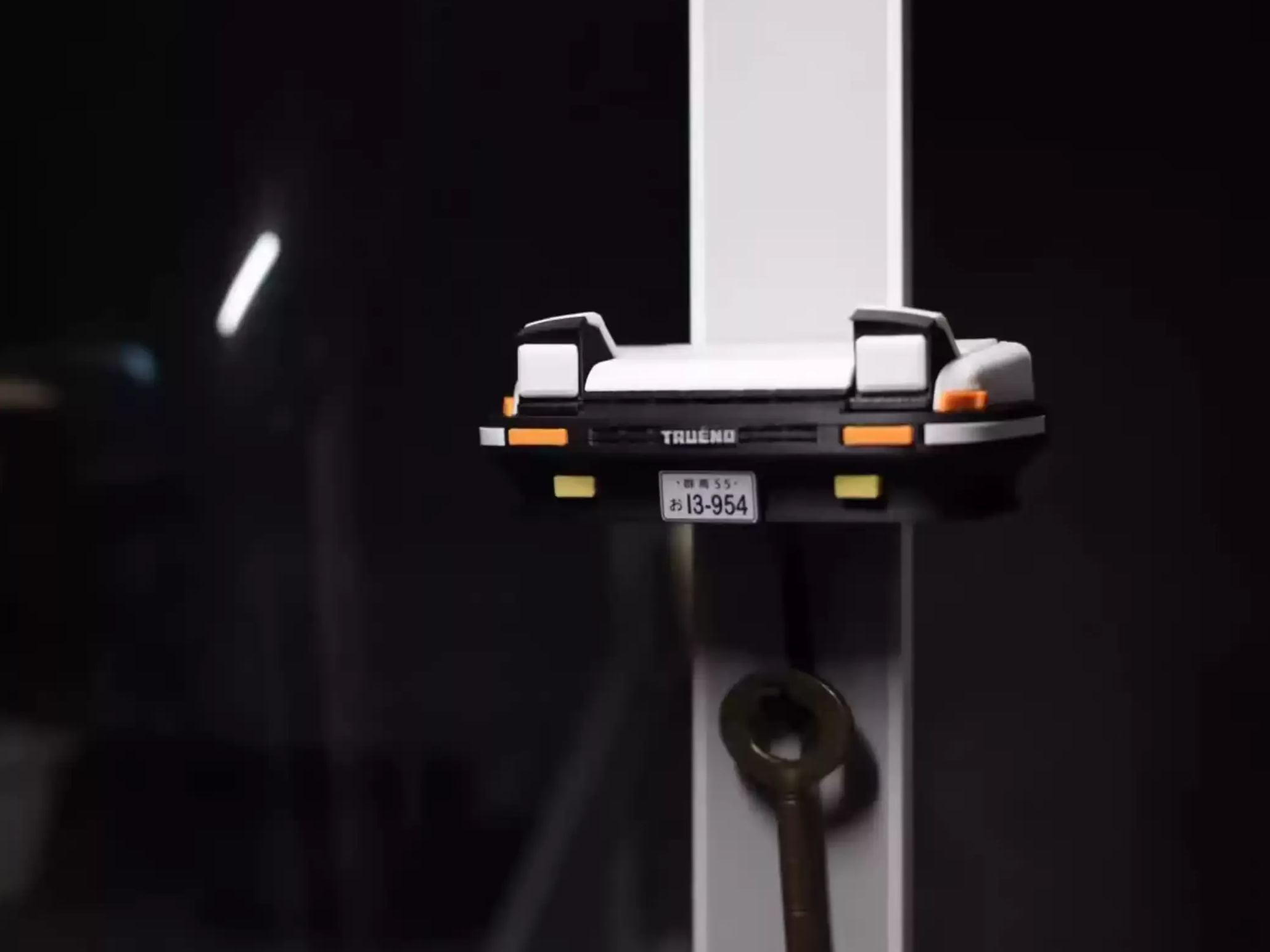 🚗Vintage Car Open Headlights Key Holder