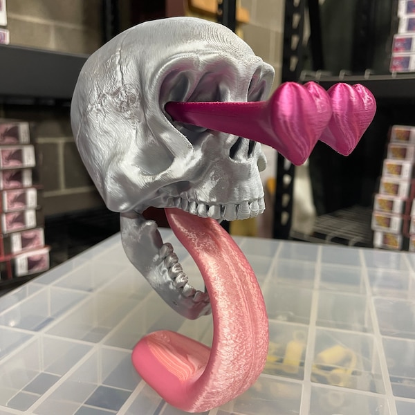 Skull In Love