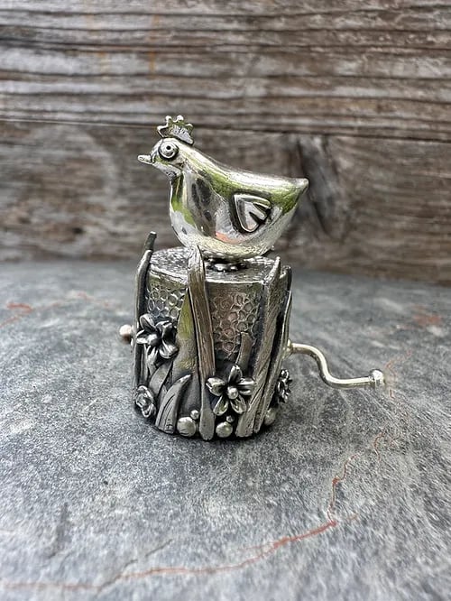 ✨2025 New Arrival🐔 Handcrafted Silver Clay Automata – The Funny Silver Chicken Toy 🐔