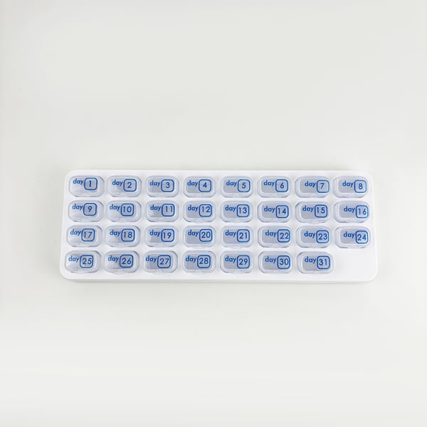 💊Monthly Pill Organizer with Lid - Arthritis-Friendly Easy-Open Lids 31 Removable Daily Pill Pods Date Reminder & Travel Case for Vitamins & Medications