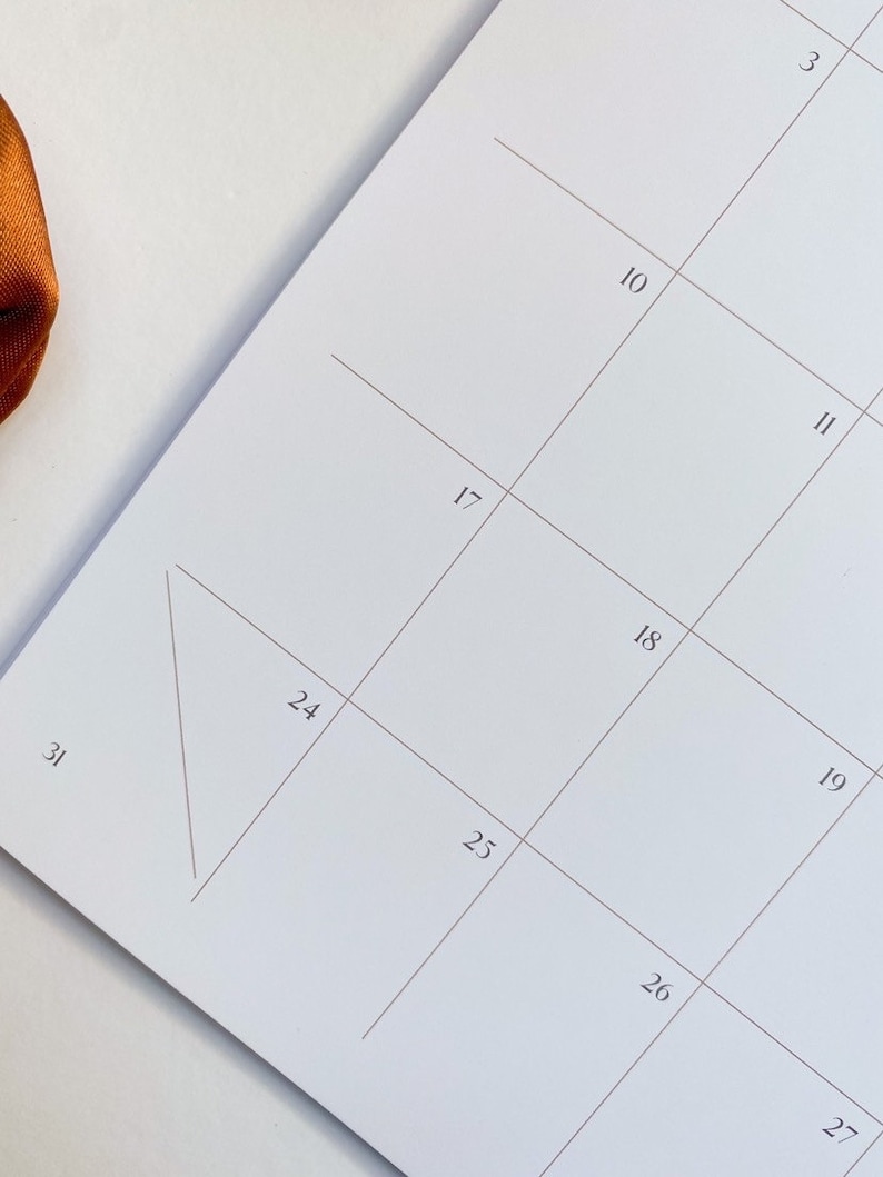 2024 Modern Women Wall Calendar 