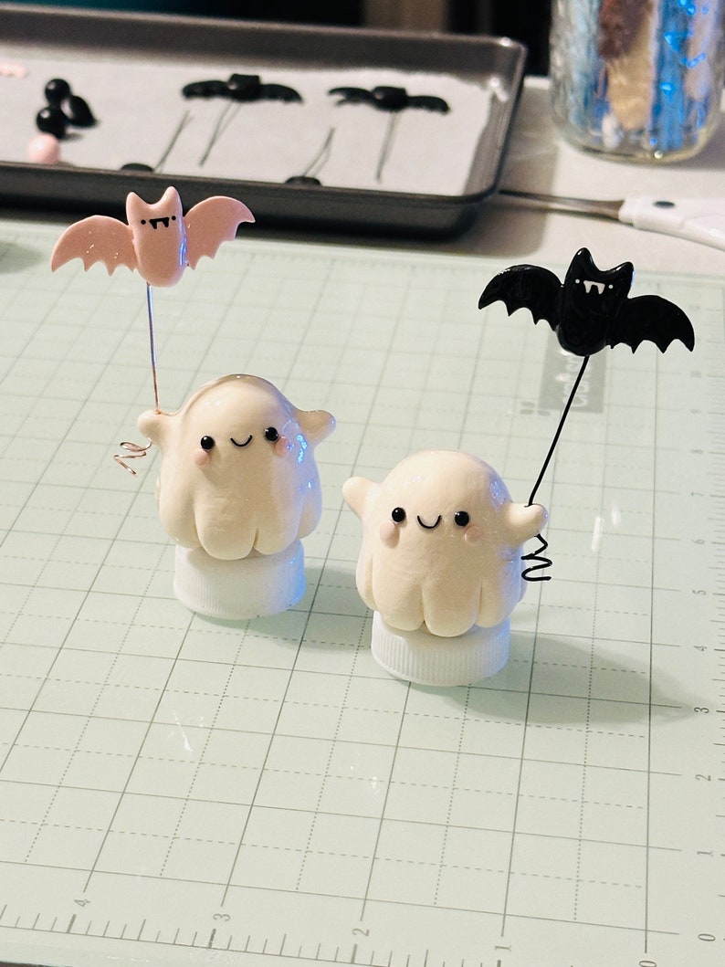 👻Handmade Ghost Figurine💖