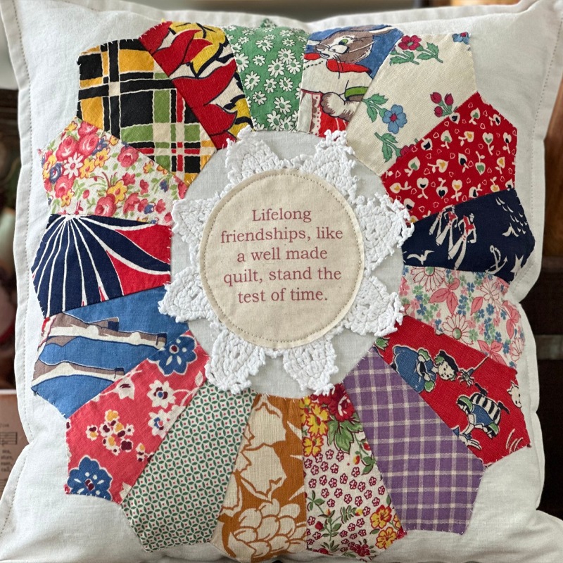 ✨Vintage Quilt Pillow for Friends