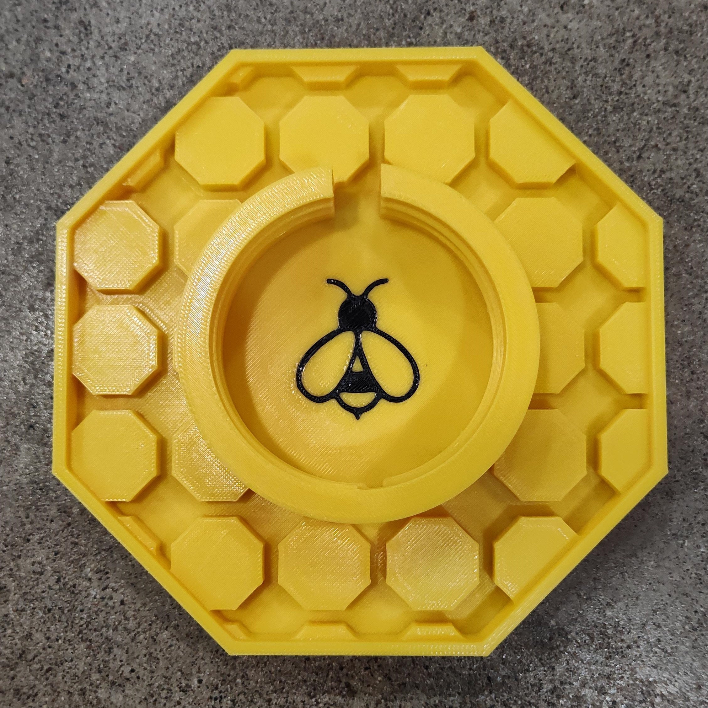 bee watering dish