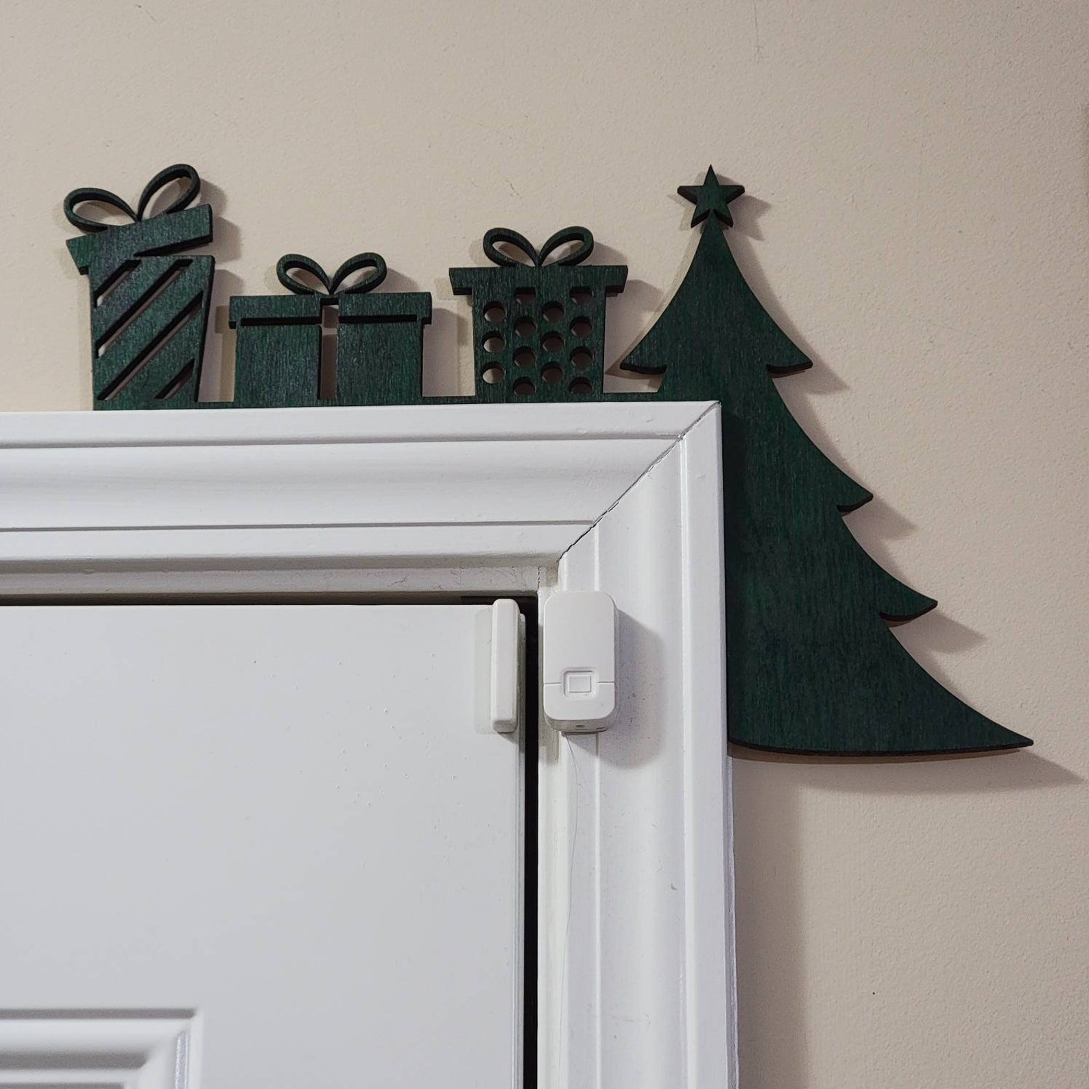 Christmas door corners