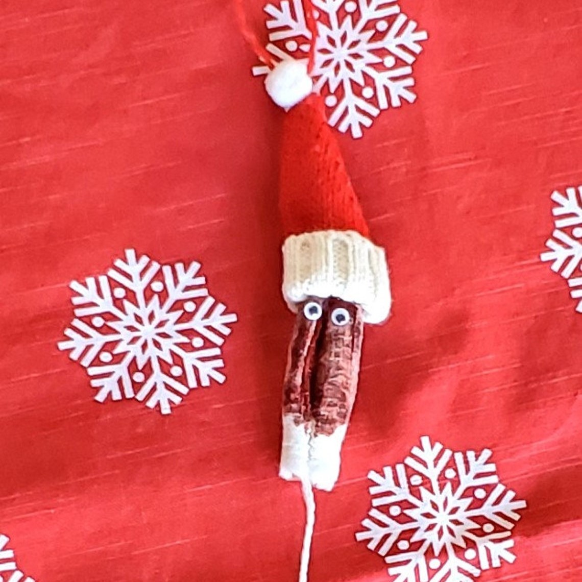 Give Her A Bloody Tampon Gross Prank Gifts Christmas Ornament