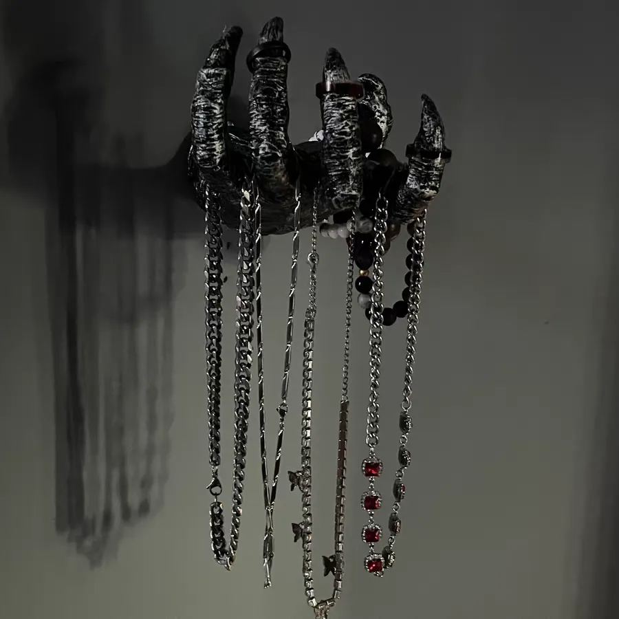 🔥Hot Sale 50% Off🔥Witch Hands Wall Hanging Decor Mouth Pendant for Surprise