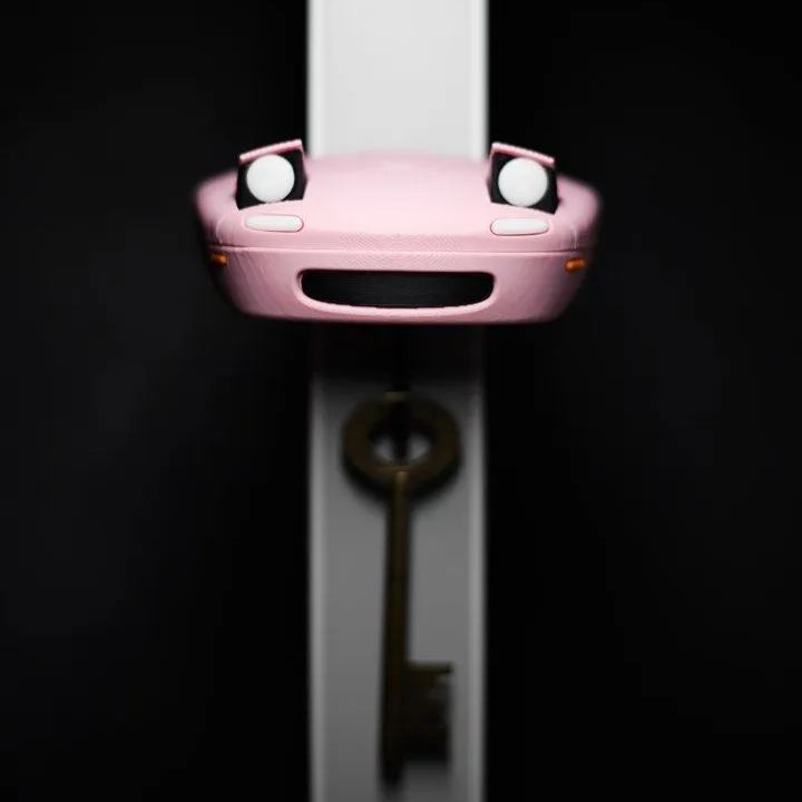 VintageRide Car Open Headlights Key Holder