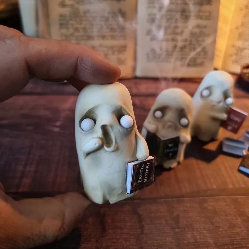 🖤Halloween Ghost Figurine