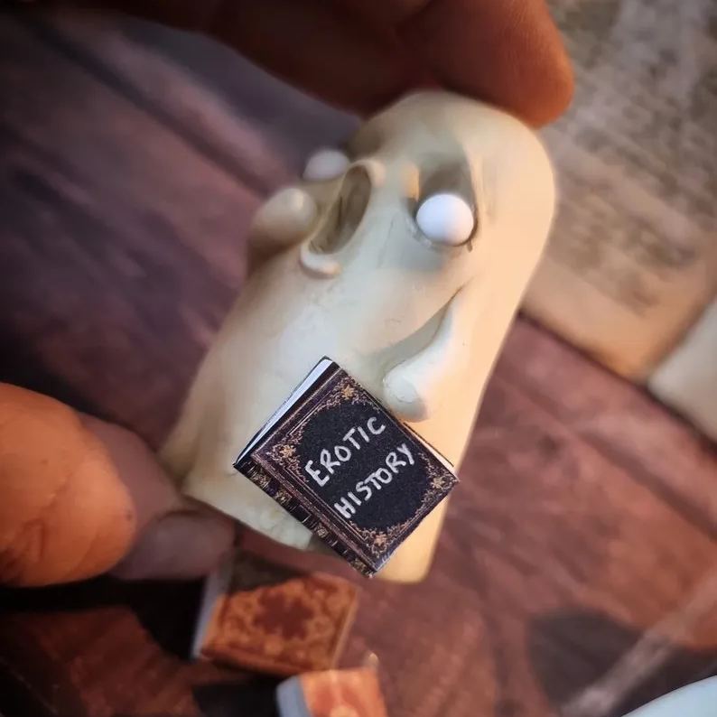 🖤Halloween Ghost Figurine