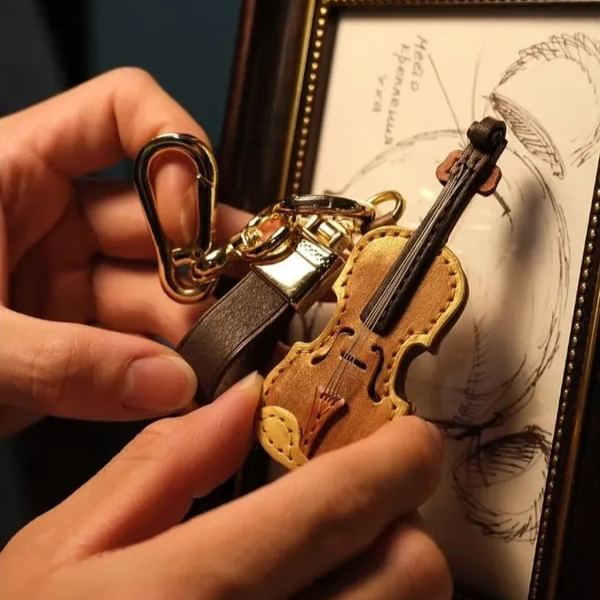 Crafted Leather Violin & Cello Keychain🎻