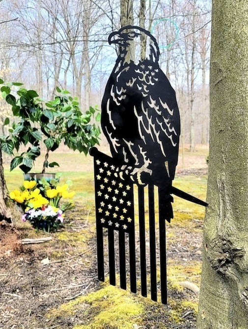 Metal Eagle Flag Tree Stake