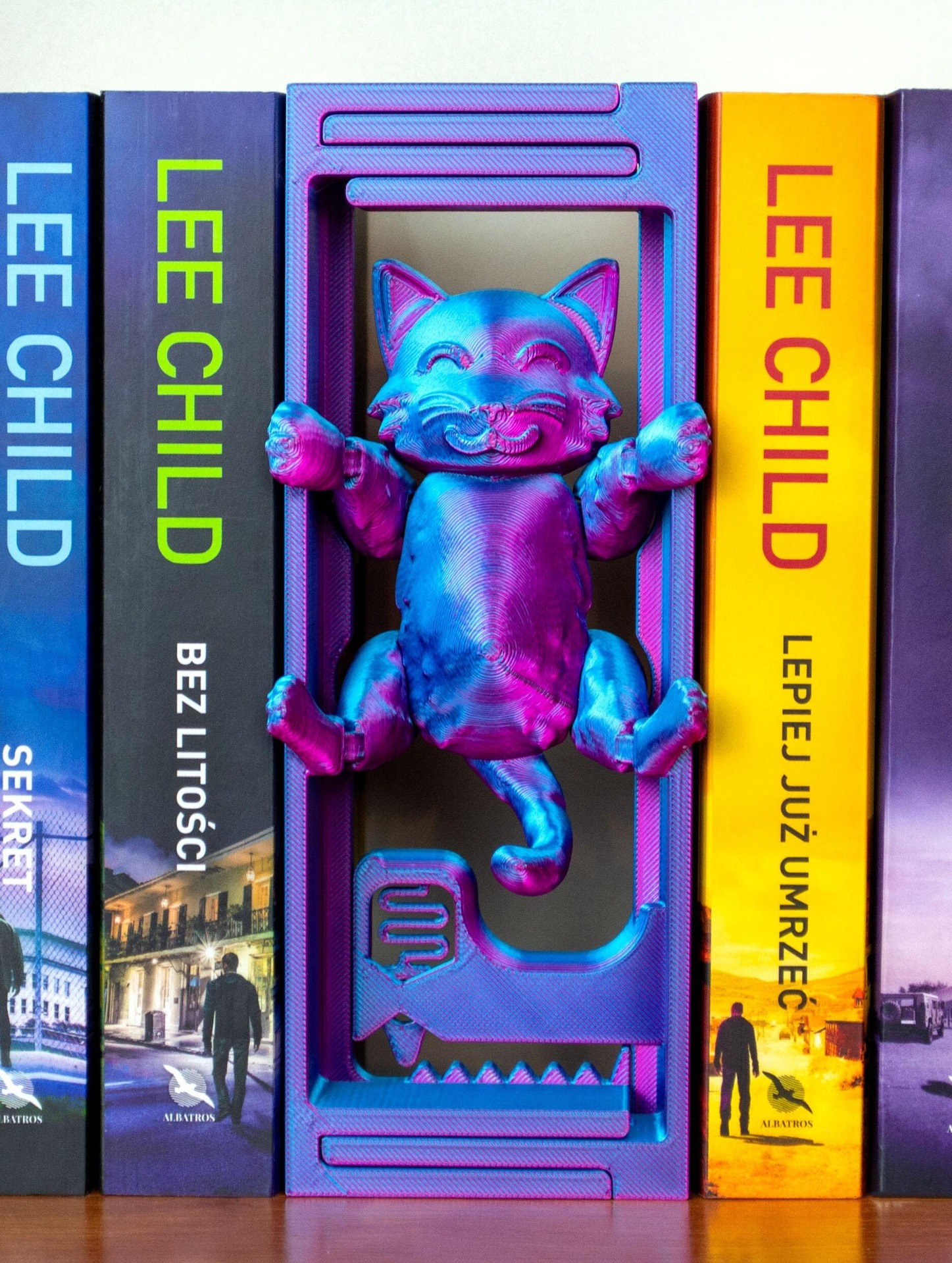 Fun Muscle Cat Adjustable Book Corner Sculpture