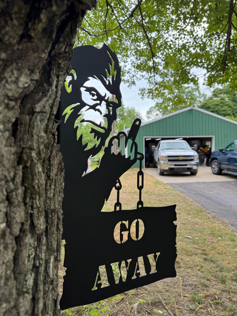 🖕✨Peeking Bigfoot "GO AWAY" Metal Yard Decor