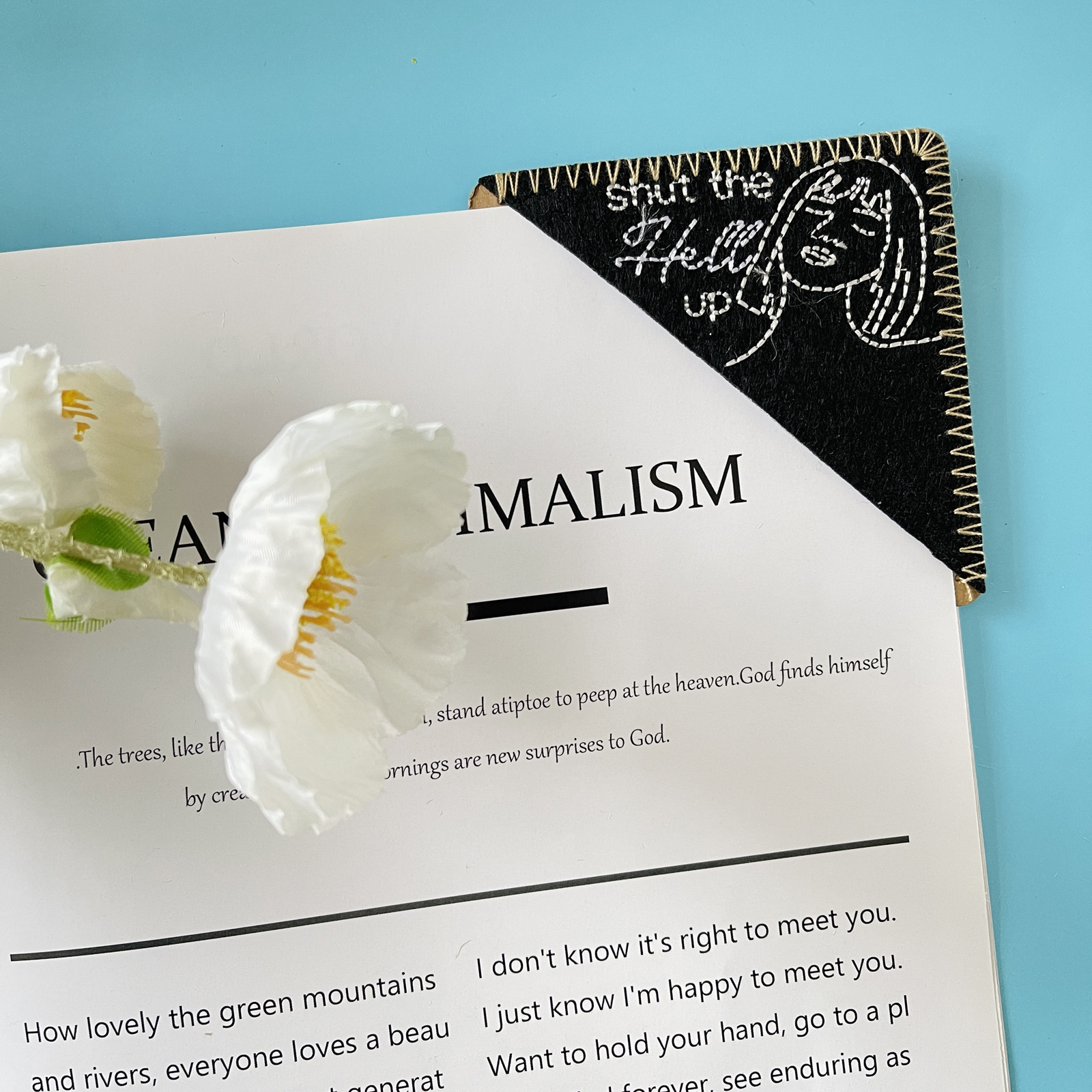 Beauty Embroidery Bookmark Corner