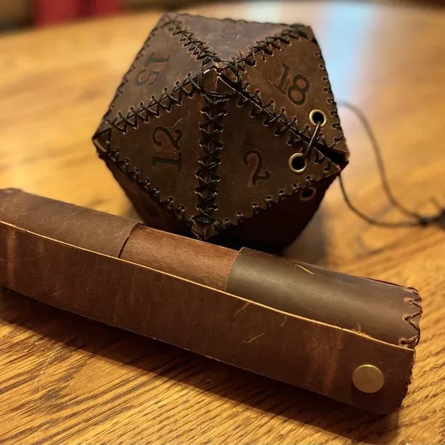 🎄Christmas Gifts - Leather D20 dice bag