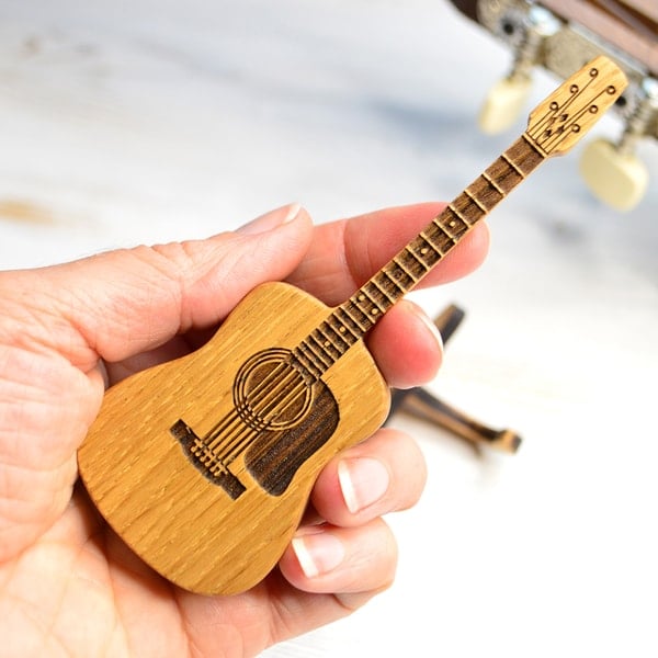 🎸Wooden Acoustic Guitar Pick Box