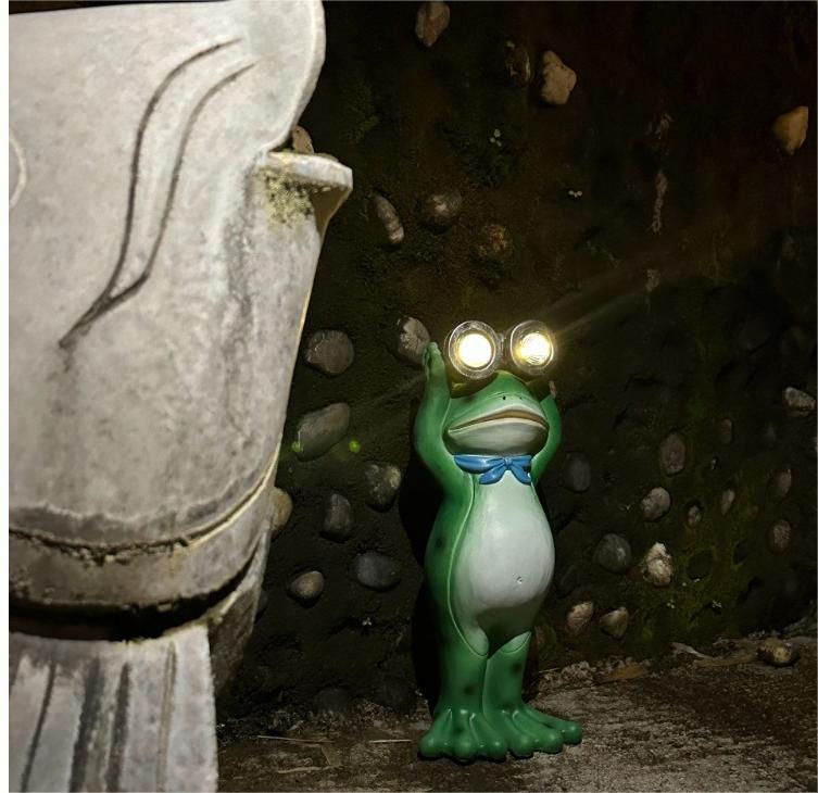 🐸FROG TELESCOPE SOLAR LAMP