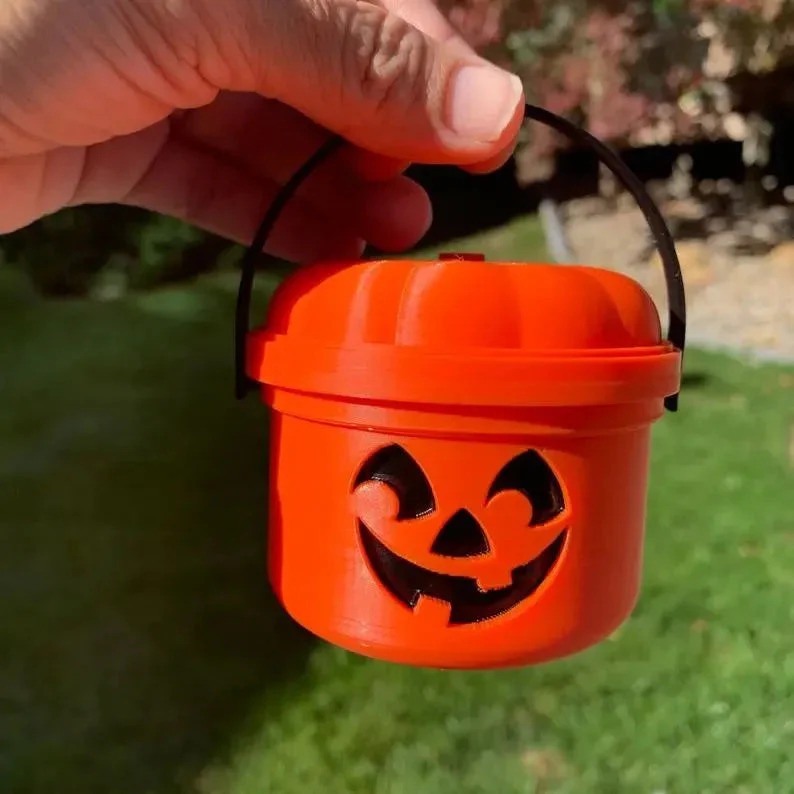 🎃Mini Halloween Nostalgia Bucket
