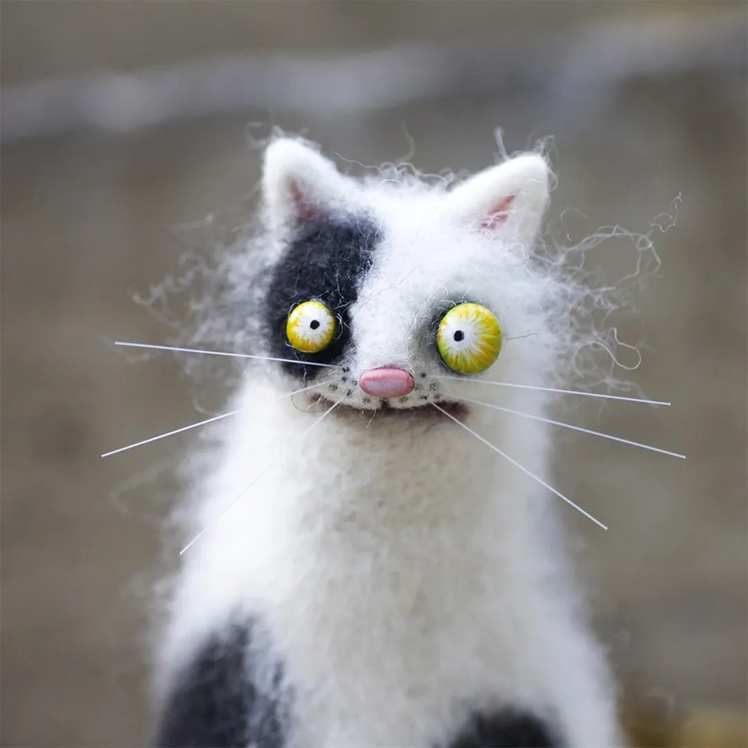 🐭👀Handmade Wool Felt Quirky: The Wonky-Eyed Panic Pal