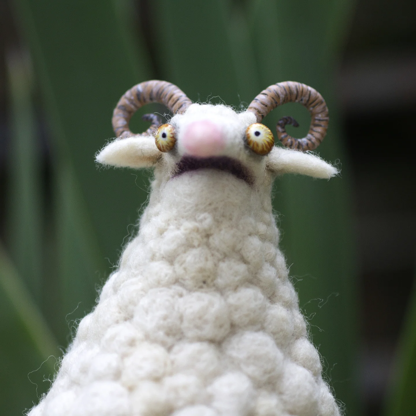 🐭👀Handmade Wool Felt Quirky: The Wonky-Eyed Panic Pal