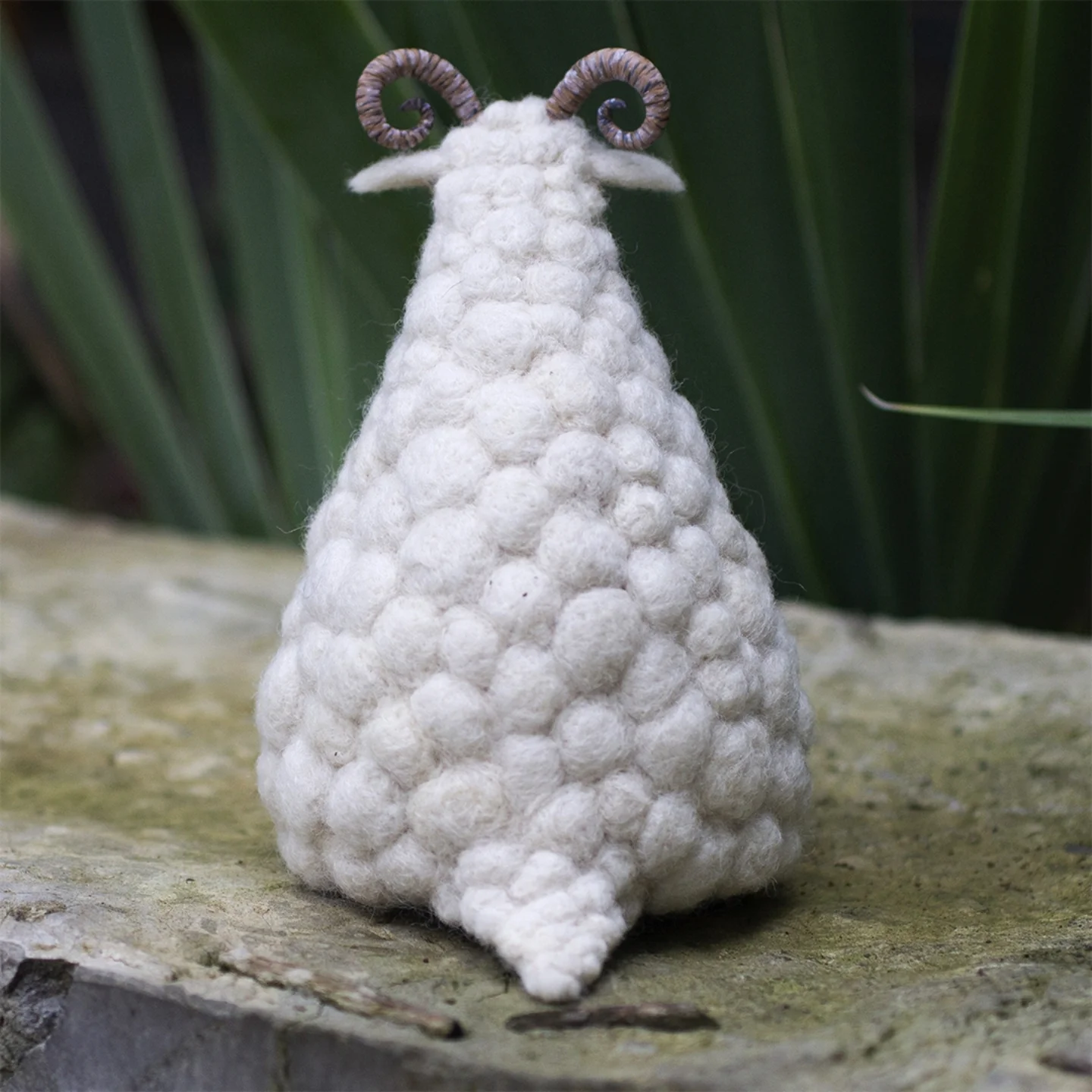 🐭👀Handmade Wool Felt Quirky: The Wonky-Eyed Panic Pal