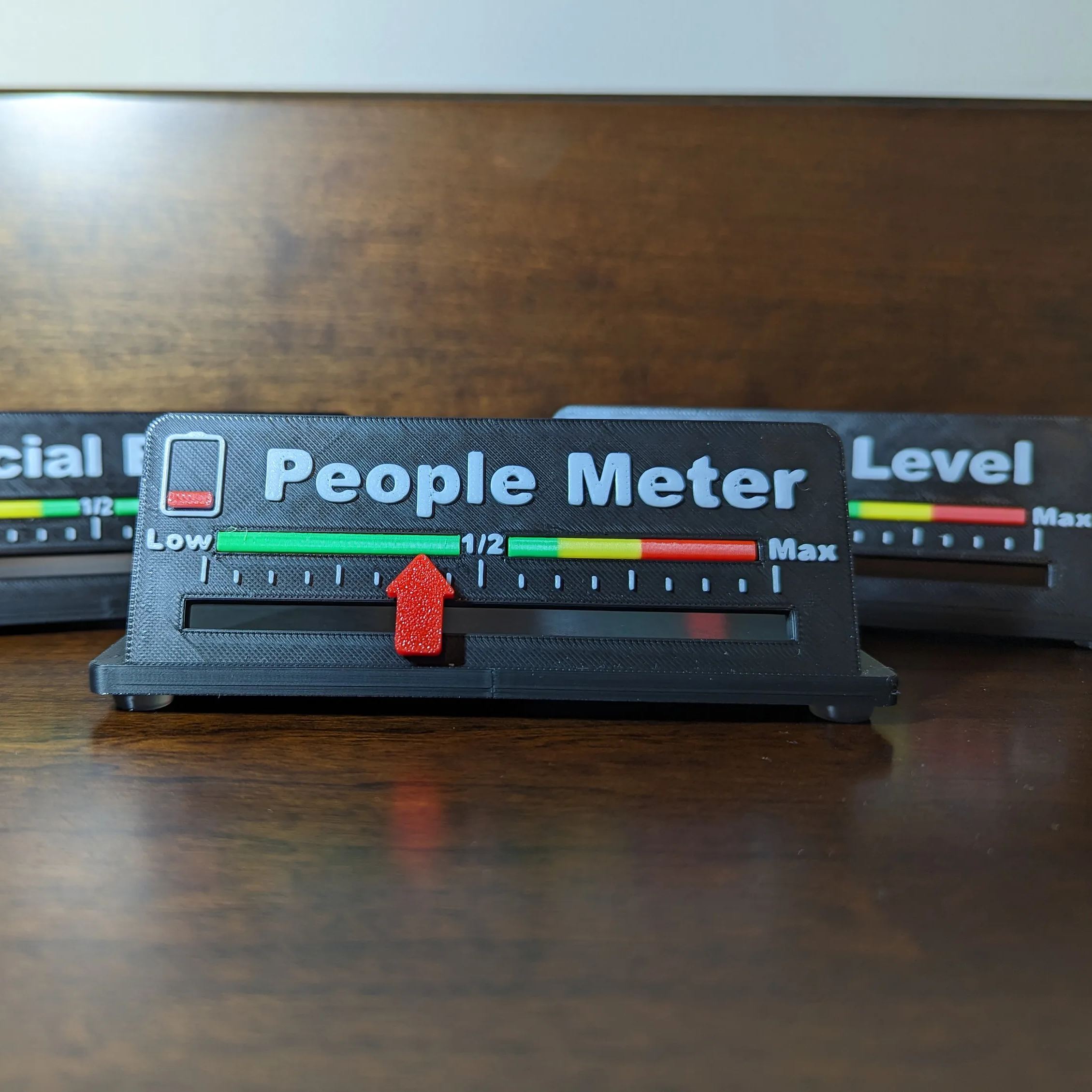 Social Battery Desktop Indicator