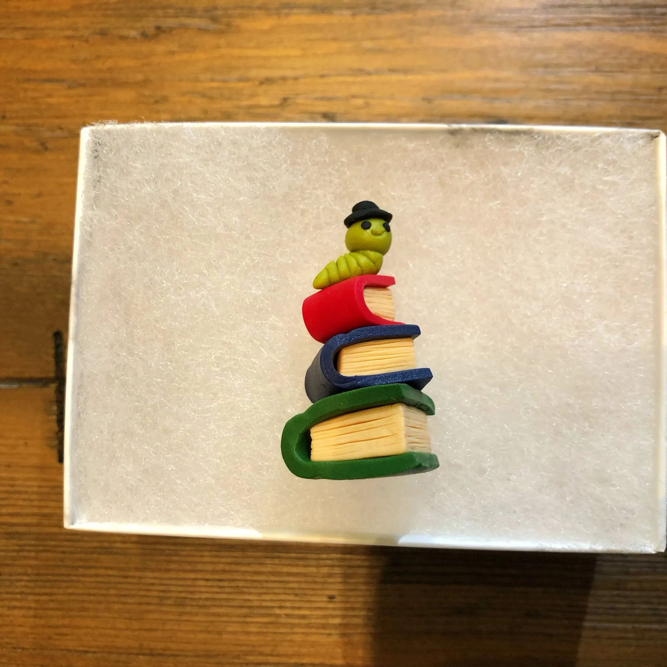 📚Fancy Bookworm With A Top Hat-Nerdy Gifts For Readers