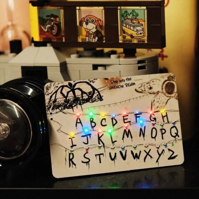 Retro Mystery Signal Light Pendant