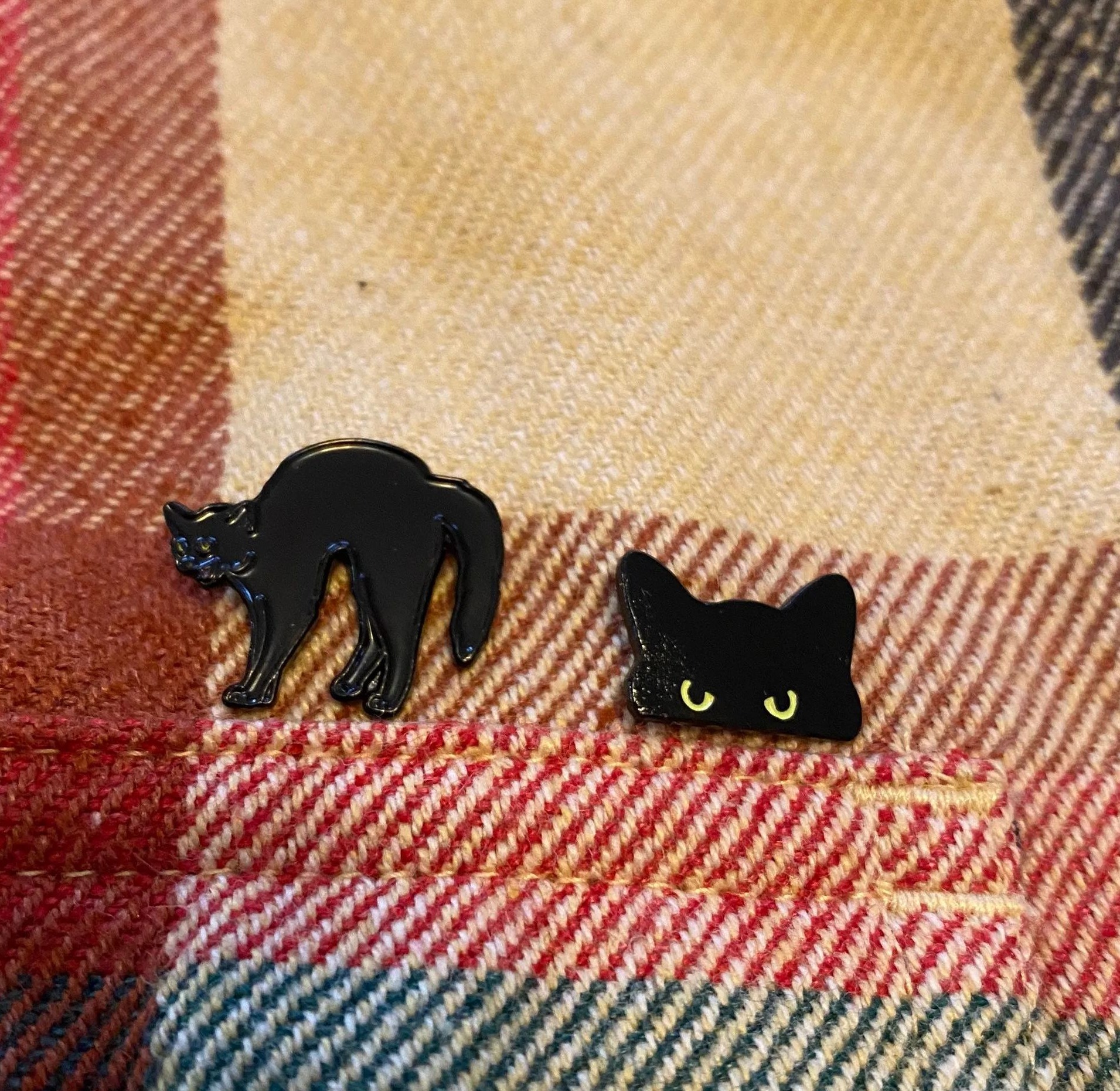小黑猫珐琅别针
