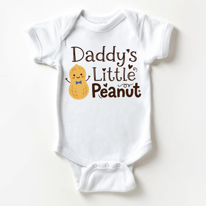 DADDY'S LITTLE PEANUT Baby Bodysuit mit Slogan „Papas kleiner Erdnuss“ - Weiß - 18-24M - image 1