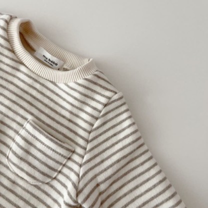 Gestreifter Baby Strampler mit Rundhalsausschnitt - image 7