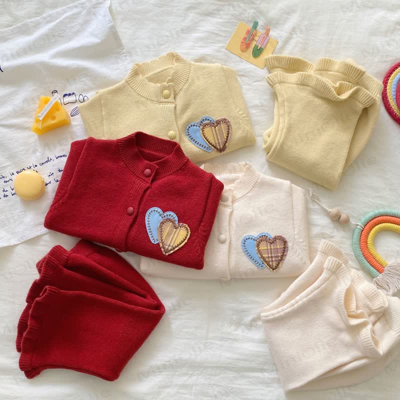 2-teiliges Strickset mit Herz-Patch für Babys (Mädchen) - image 1
