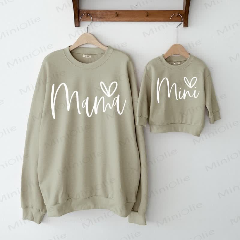 MAMA MINI Grau Grün Herz Familien Sweatshirt  - Grau Grün - XL - image 1