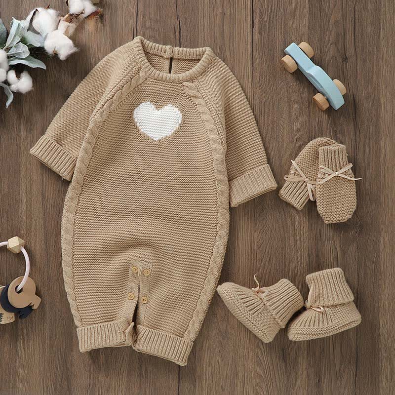 Baby Strampler mit Herz Stricken und Socken - Khaki - 12-18M - image 1