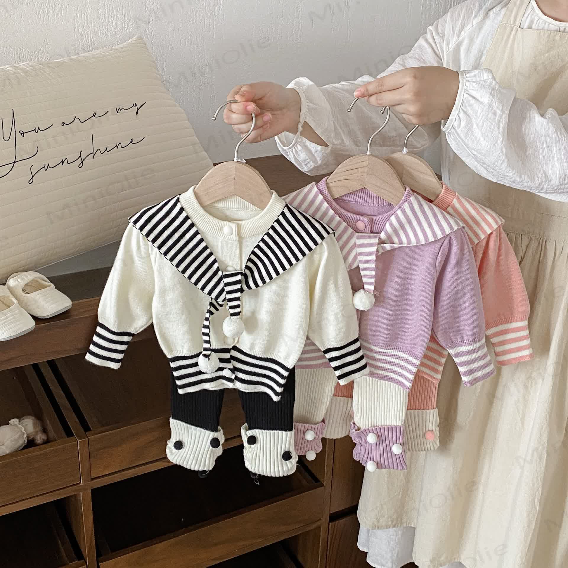 2-teiliges Set mit Gestrickt Schal für Baby (Mädchen) - image 1