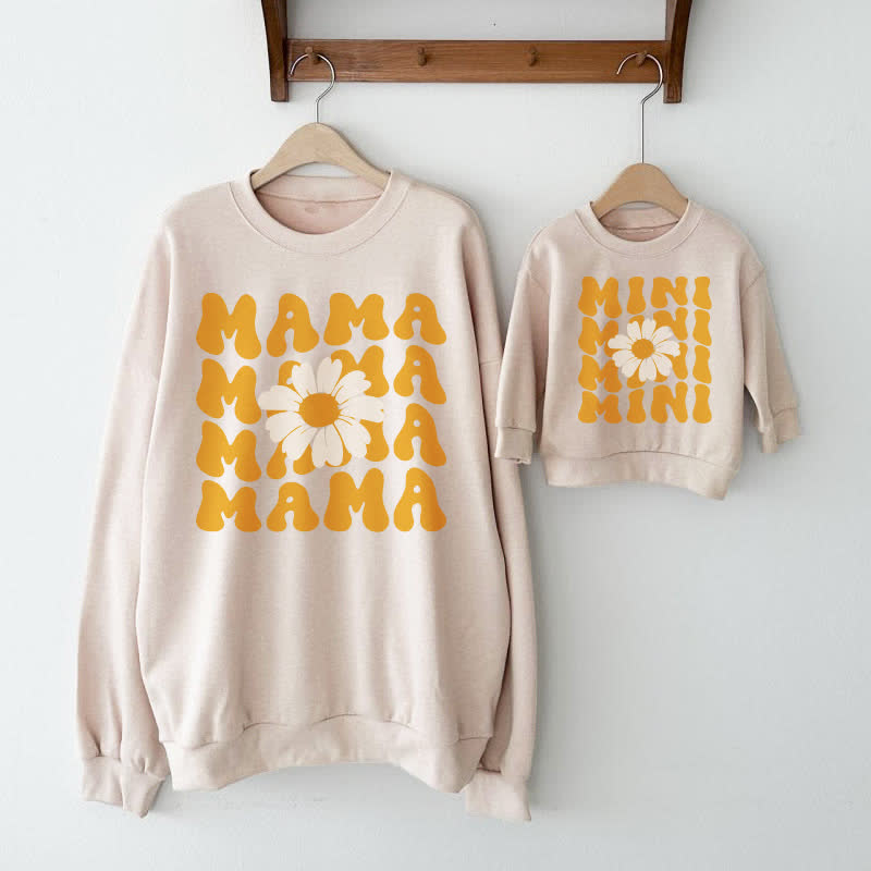 MAMA MAMA MAMA MAMA MINI MINI MINI MINI Baby Beige Familien Sweatshirt - Beige - Baby Sweatshirt: 2-3J - image 1