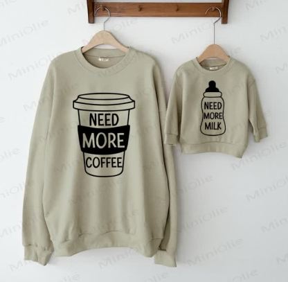 NEED MORE COFFEE/NEED MORE MILK – Baby Familien Sweatshirt - Grau Grün - Sweatshirt für Erwachsene: XL - image 1
