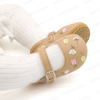 Baby mit Blume​ - image 26