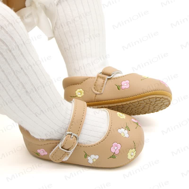 Baby mit Blume​ - image 25