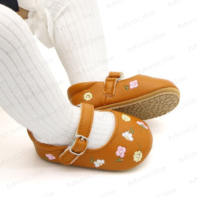 Baby mit Blume​ - image 9