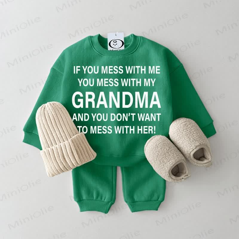 Wer sich mit IF YOU MESS WITH ME YOU MESS WITH MY GRANDMA AND YOU DON'T WANT TO MESS WITH HER! Baby Simple Sweatshirt 2-teiliges grünes Set - Grün - 2-3J - image 1